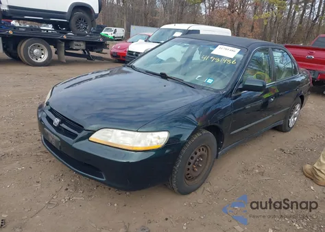 1998 Honda Accord Lx V6 из США, поврежденный, VIN 1HGCG164XWA008569